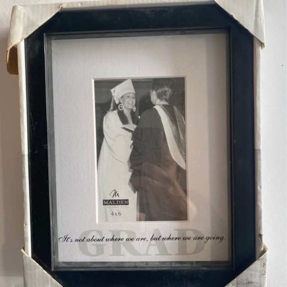 NEW photo frame GRADUATION $5 Stamford